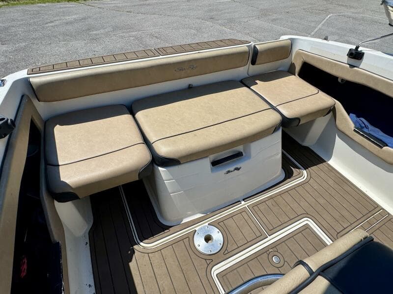 1999 Sea Ray 215 Express Cruiser