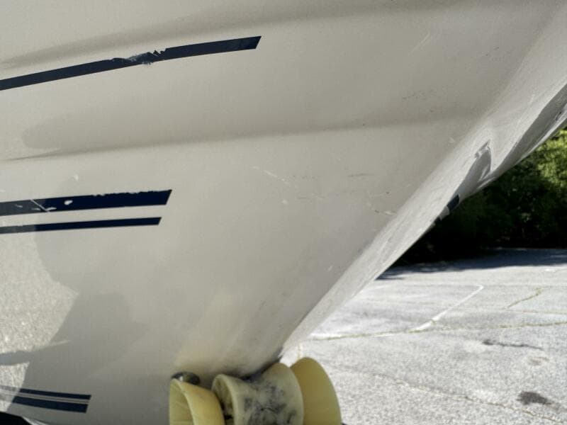 1999 Sea Ray 215 Express Cruiser