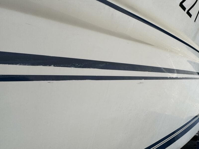 1999 Sea Ray 215 Express Cruiser