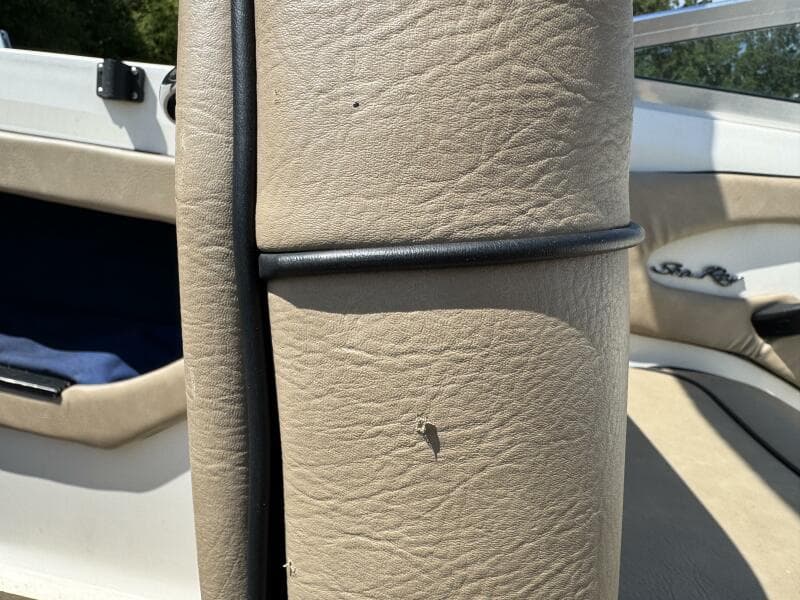 1999 Sea Ray 215 Express Cruiser