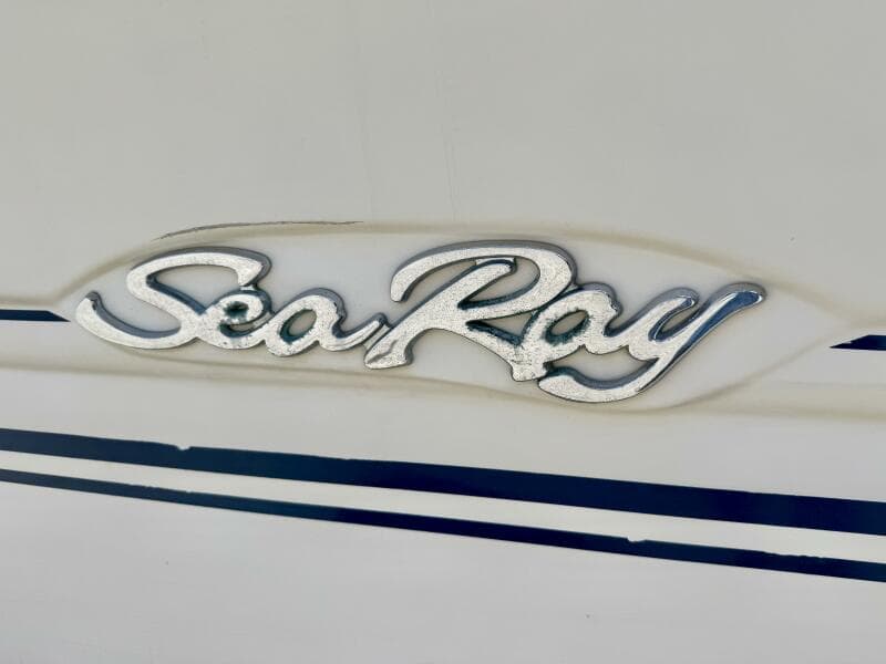 1999 Sea Ray 215 Express Cruiser