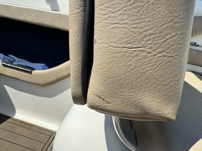 1999 Sea Ray 215 Express Cruiser