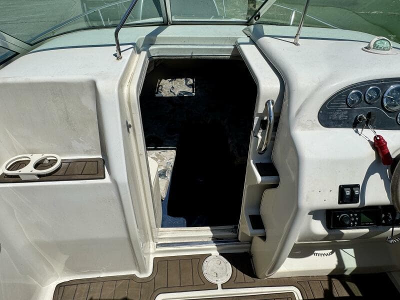 1999 Sea Ray 215 Express Cruiser