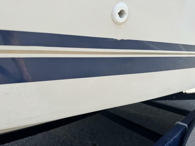 1999 Sea Ray 215 Express Cruiser