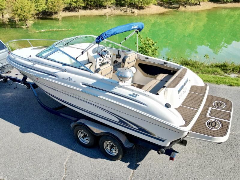 1999 Sea Ray 215 Express Cruiser