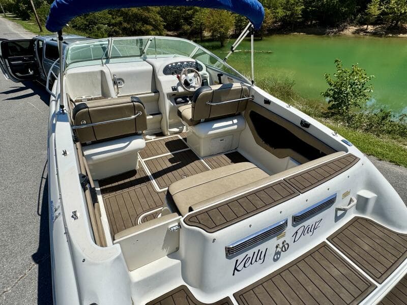 1999 Sea Ray 215 Express Cruiser