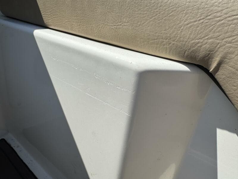 1999 Sea Ray 215 Express Cruiser