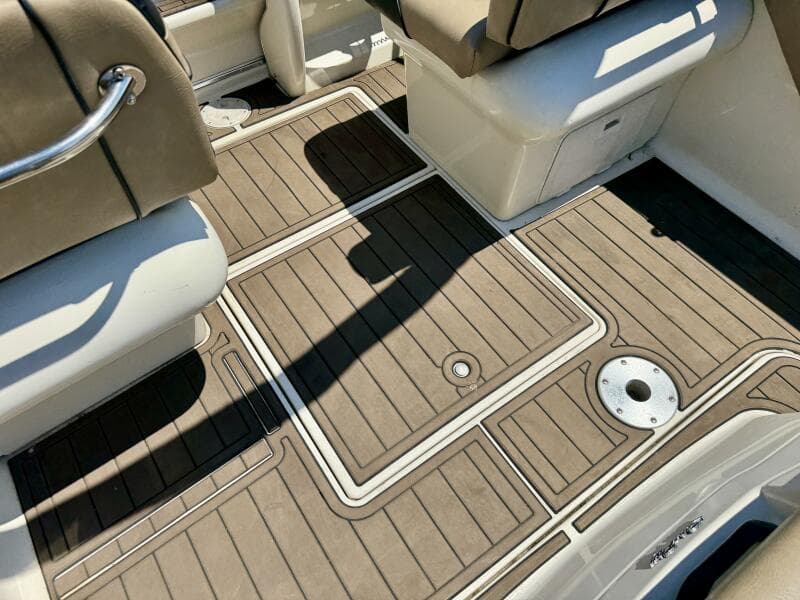 1999 Sea Ray 215 Express Cruiser