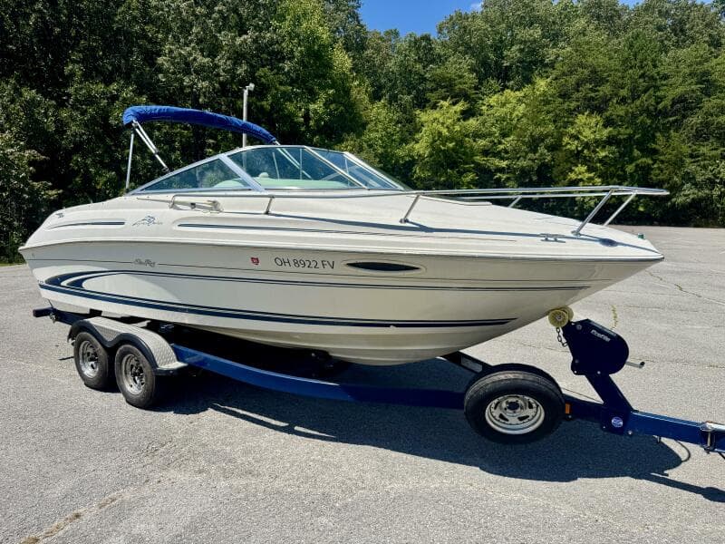 1999 Sea Ray 215 Express Cruiser