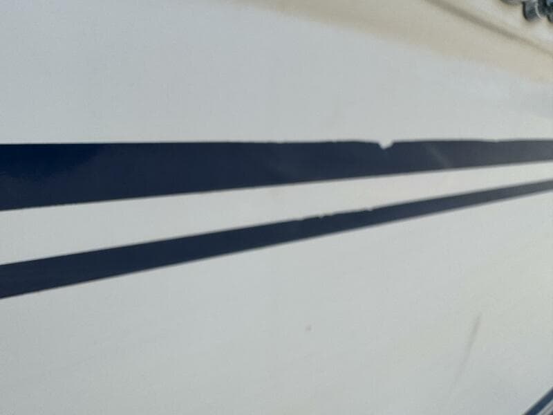 1999 Sea Ray 215 Express Cruiser