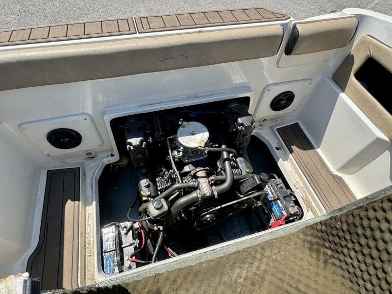 1999 Sea Ray 215 Express Cruiser