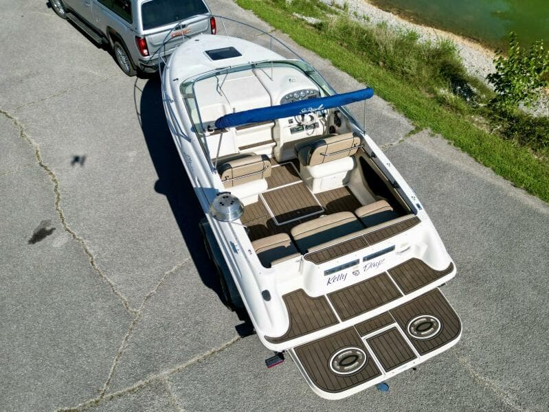 1999 Sea Ray 215 Express Cruiser