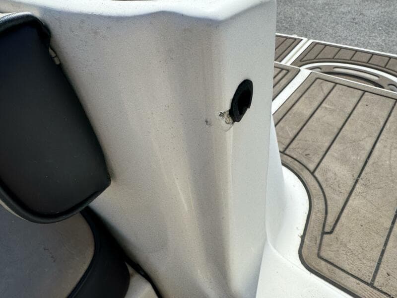 1999 Sea Ray 215 Express Cruiser