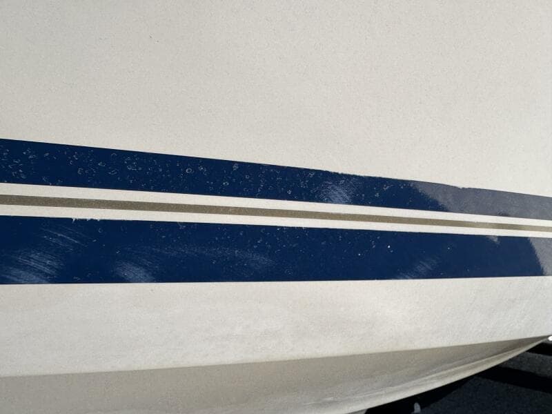 1999 Sea Ray 215 Express Cruiser