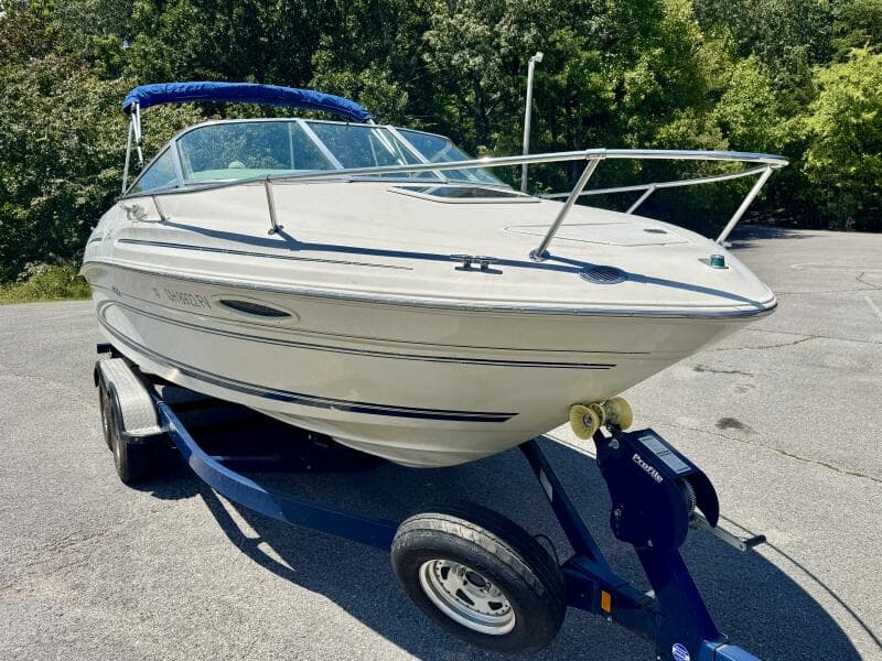 1999 Sea Ray 215 Express Cruiser