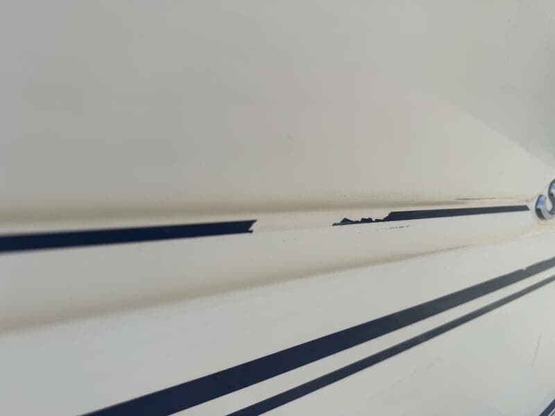 1999 Sea Ray 215 Express Cruiser