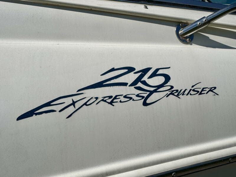 1999 Sea Ray 215 Express Cruiser
