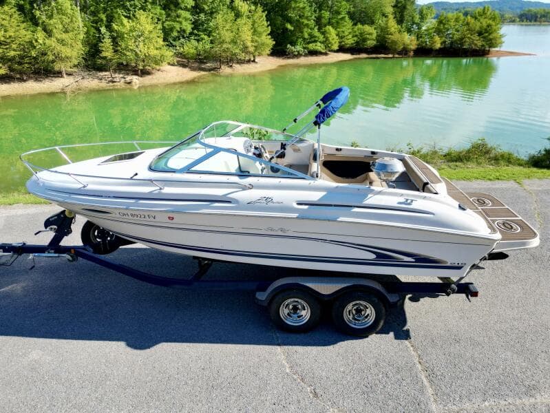 1999 Sea Ray 215 Express Cruiser