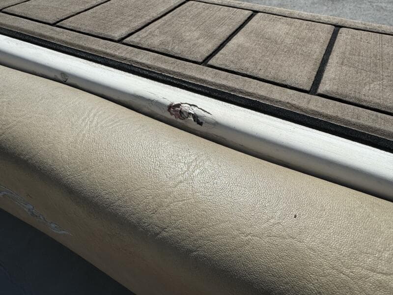 1999 Sea Ray 215 Express Cruiser