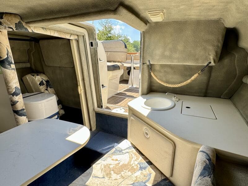 1999 Sea Ray 215 Express Cruiser