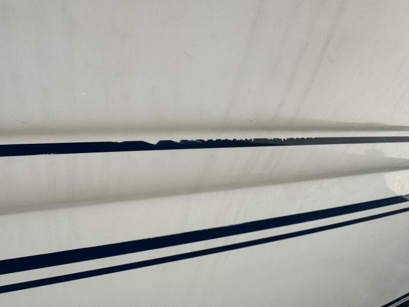 1999 Sea Ray 215 Express Cruiser