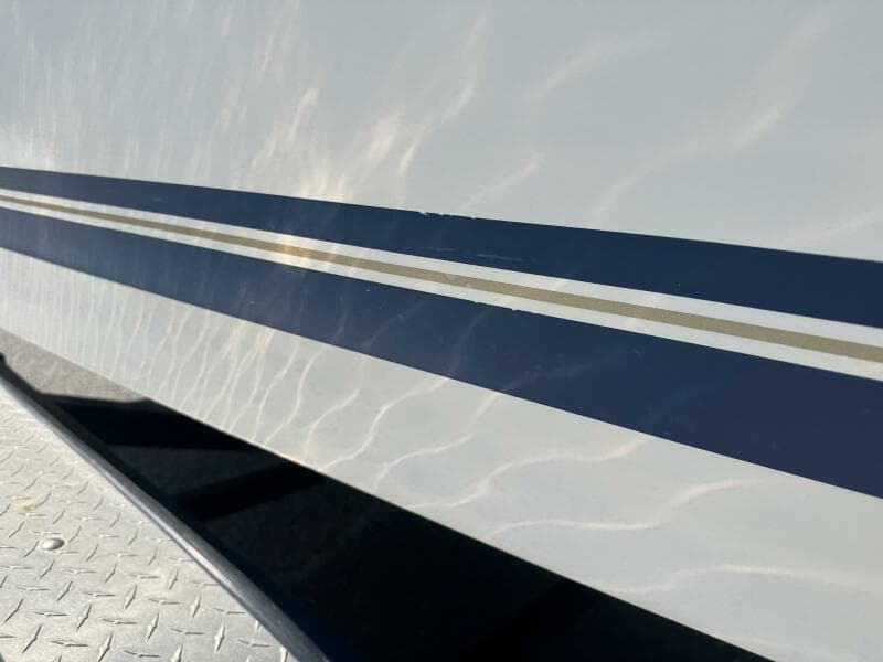 1999 Sea Ray 215 Express Cruiser