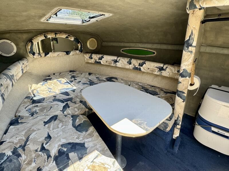 1999 Sea Ray 215 Express Cruiser