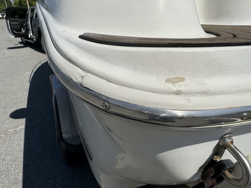 1999 Sea Ray 215 Express Cruiser