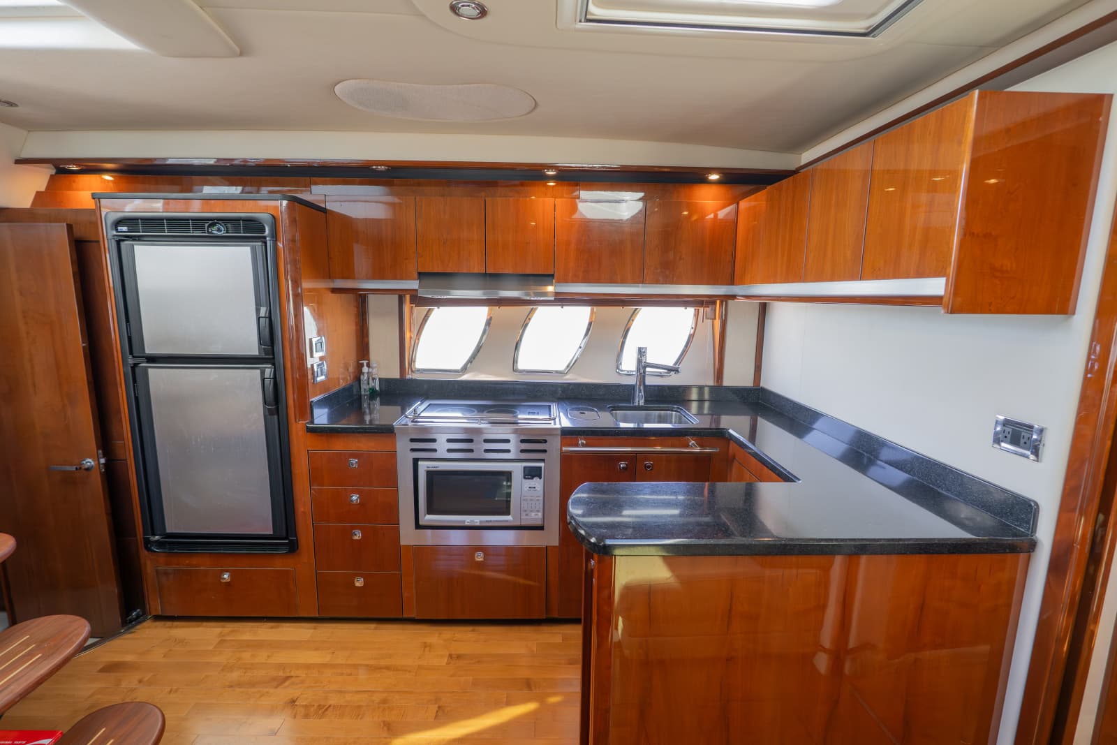 2010 Sea Ray 50 SUNDANCER - Photo 23