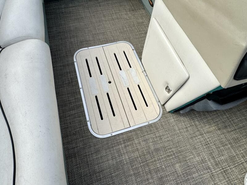 2002 Sun Tracker Party Deck 21