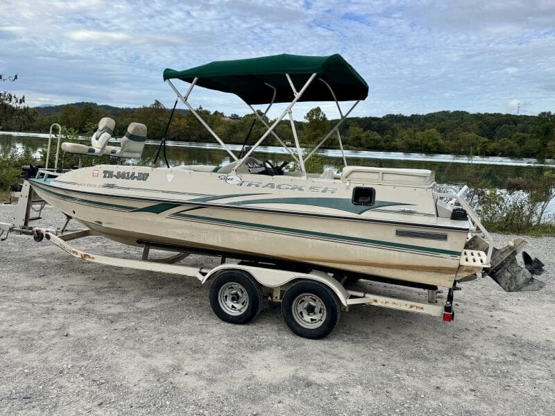 2002 Sun Tracker Party Deck 21