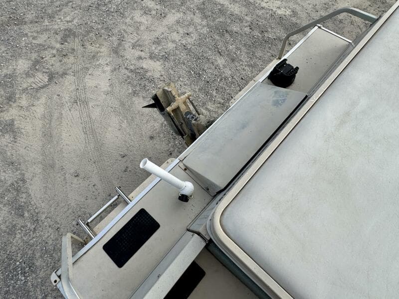 2002 Sun Tracker Party Deck 21