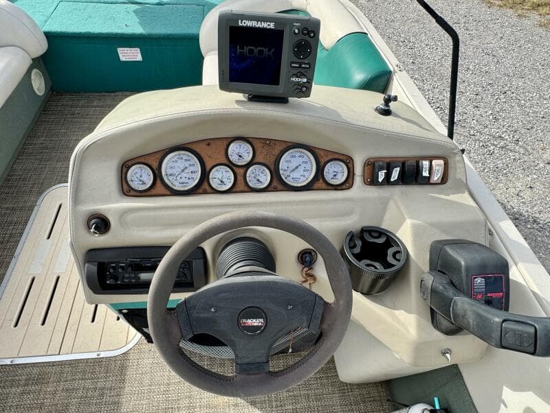 2002 Sun Tracker Party Deck 21