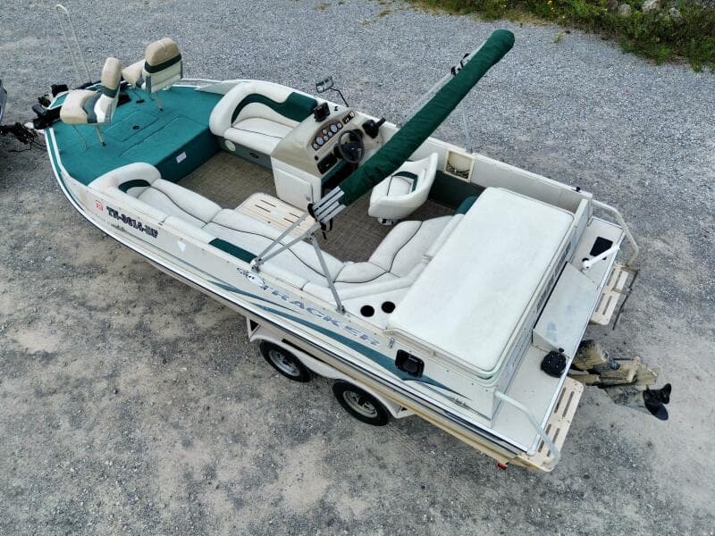 2002 Sun Tracker Party Deck 21