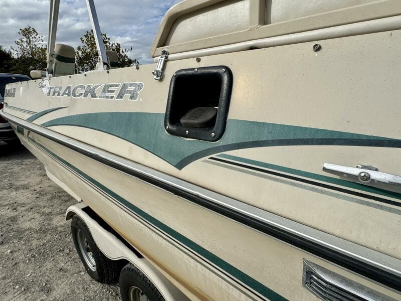 2002 Sun Tracker Party Deck 21