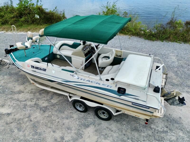 2002 Sun Tracker Party Deck 21