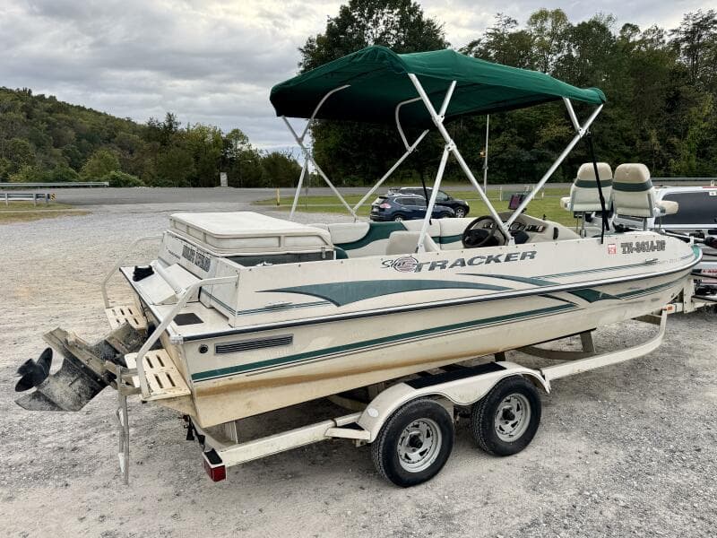 2002 Sun Tracker Party Deck 21