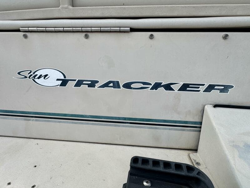 2002 Sun Tracker Party Deck 21