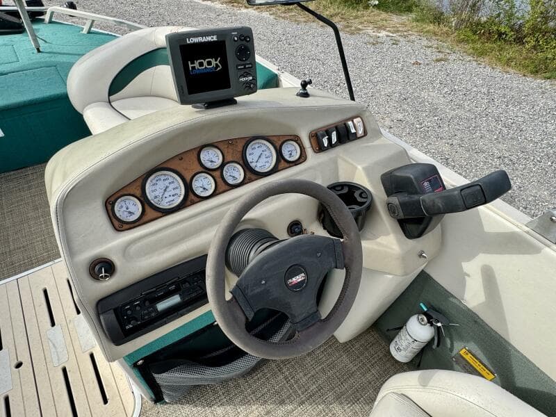 2002 Sun Tracker Party Deck 21