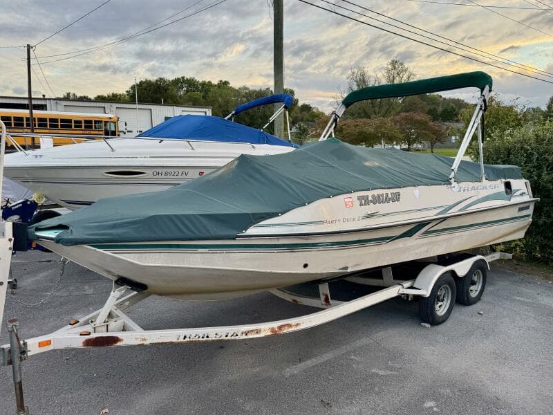 2002 Sun Tracker Party Deck 21