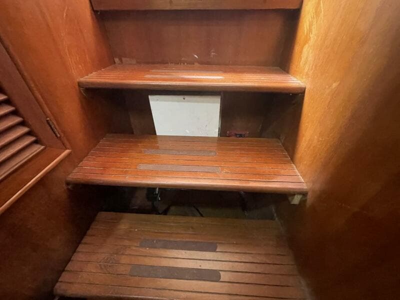 1991 Marine Trader 34 Double Cabin