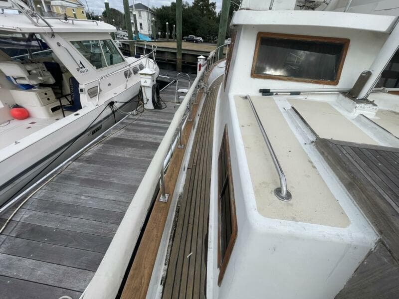 1991 Marine Trader 34 Double Cabin