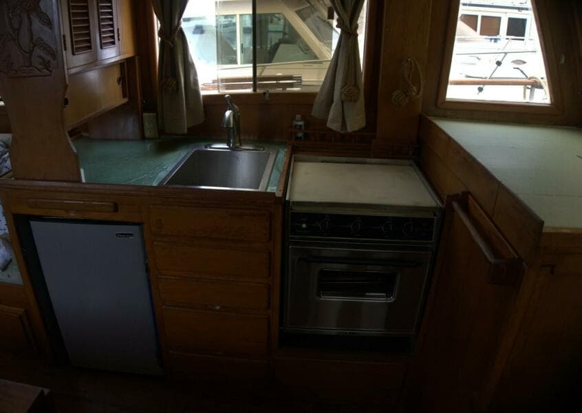 1991 Marine Trader 34 Double Cabin
