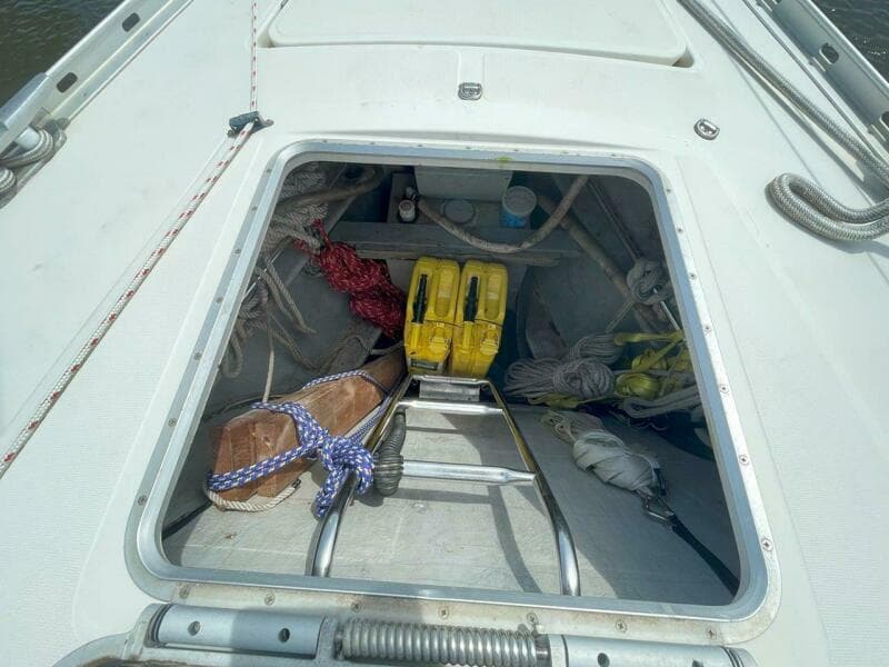 Foredeck storage