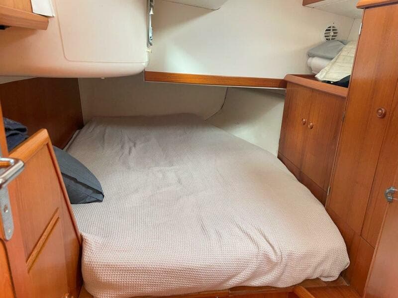 Aft port cabin
