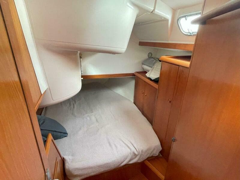 Aft port cabin