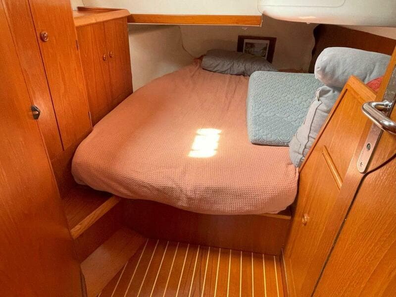 Aft starboard cabin
