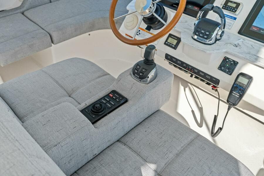 2016 Tiara Yachts 50 Flybridge