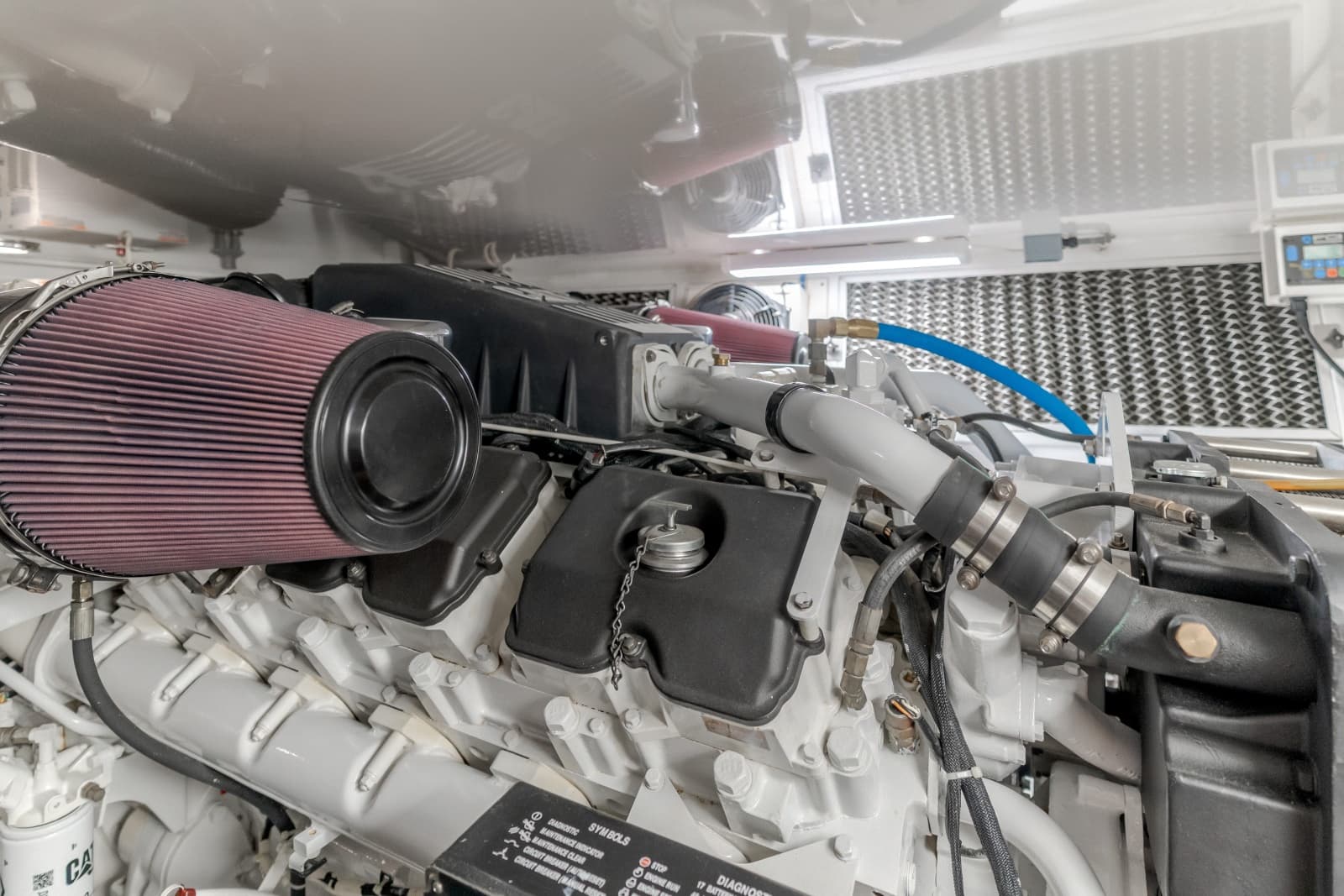 2003 Hatteras 54 Convertible - BRAINWAVE