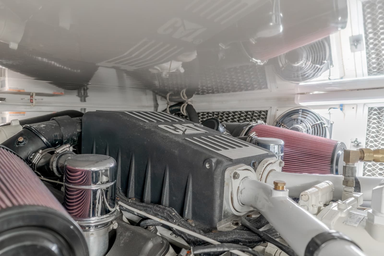 2003 Hatteras 54 Convertible - BRAINWAVE